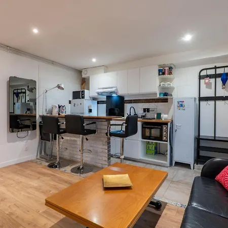 1br In Trendy South Pigalle - Quiet In Appartement Parijs