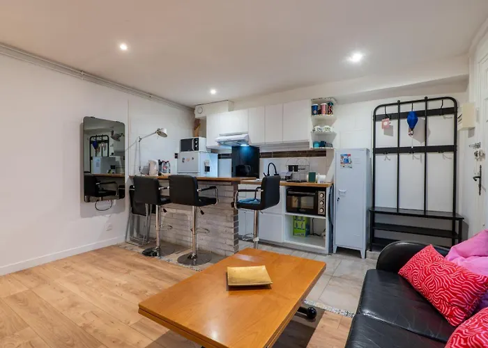 1br In Trendy South Pigalle - Quiet In Appartement Parijs